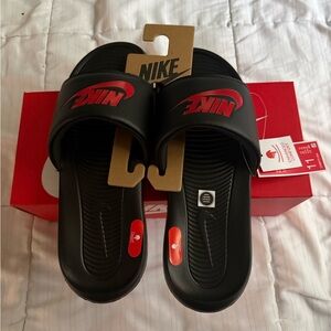 Nike Victori One Slides